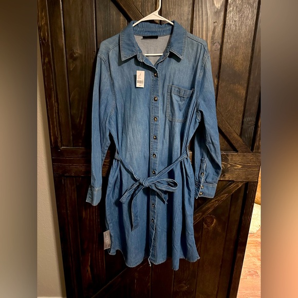 Lane Bryant Dresses & Skirts - NWT Lane Bryantt Denim Long-Sleeve button down Dress, size 14/16